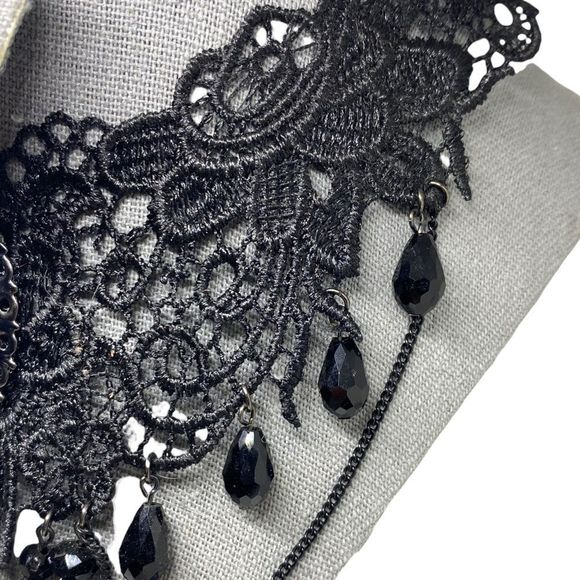 Natasha Couture Dillards Gothic Victorian Lace Collar Statement Necklace - Picture 3 of 4